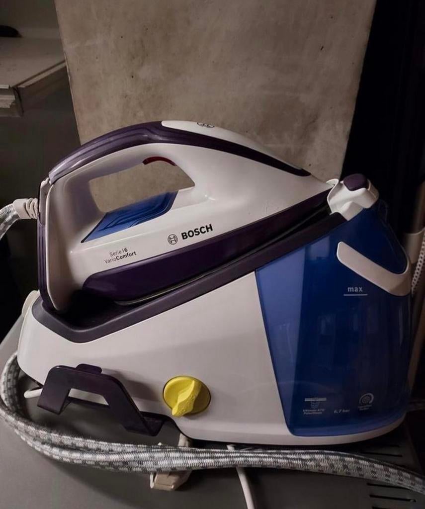 Strijkijzer Bosch met stoomgenerator, Elektronische apparatuur, Strijkijzers en Strijkplanken, Ophalen, Gebruikt