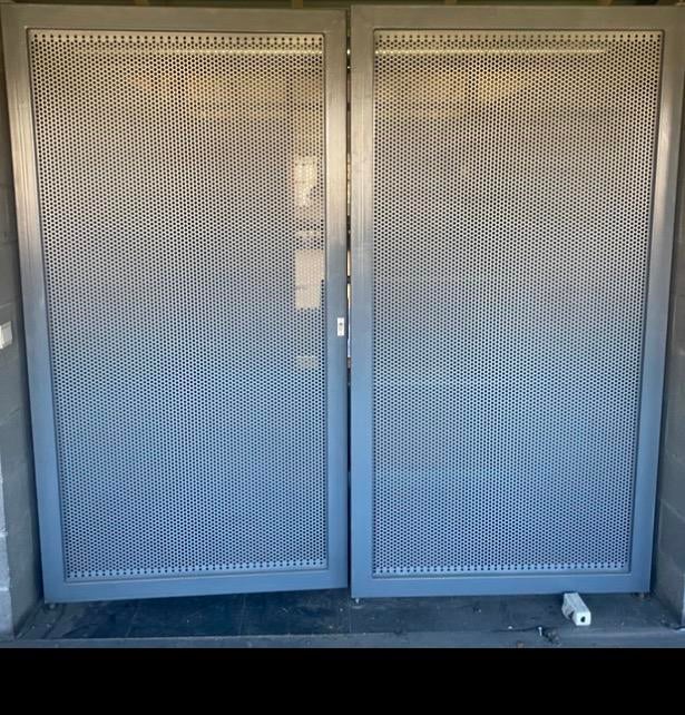 Portail métallique, Maison & Meubles, Armoires | Armoires à porte coulissante & Armoires à archives, Utilisé, Enlèvement