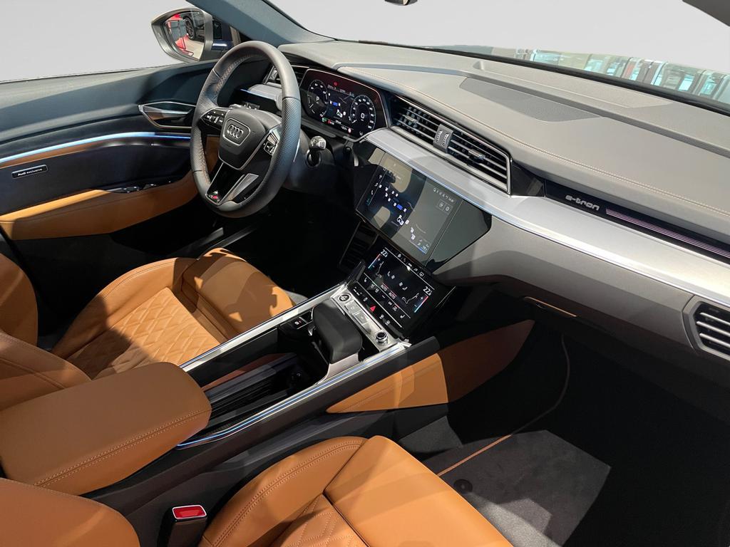 Audi Q8 e-tron Q8 e-Tron 106 kWh 55 Quattro S line, Auto's, Audi, Automaat, Zwart, Elektrisch, https://public.car-pass.be/vhr/0a619cc0-f991-48e4-8937-c4dea11ed7ca