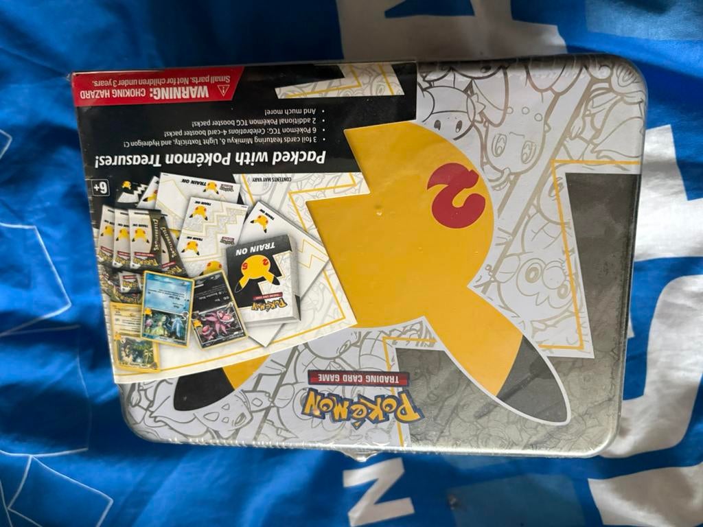 Pokemon celebrations chest tin, Enlèvement ou Envoi, Neuf