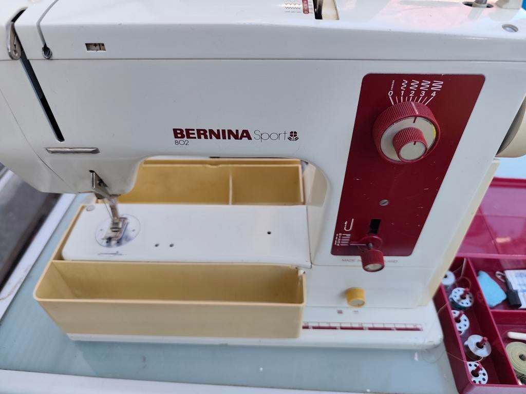 Naaimachine Bernina 802, Hobby en Vrije tijd, Ophalen, Naaimachine, Bernina