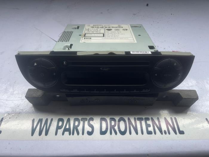 Radio CD Speler van een Fiat 500, Auto-onderdelen, Elektronica en Kabels, Fiat, Gebruikt, 3 maanden garantie, Ophalen of Verzenden