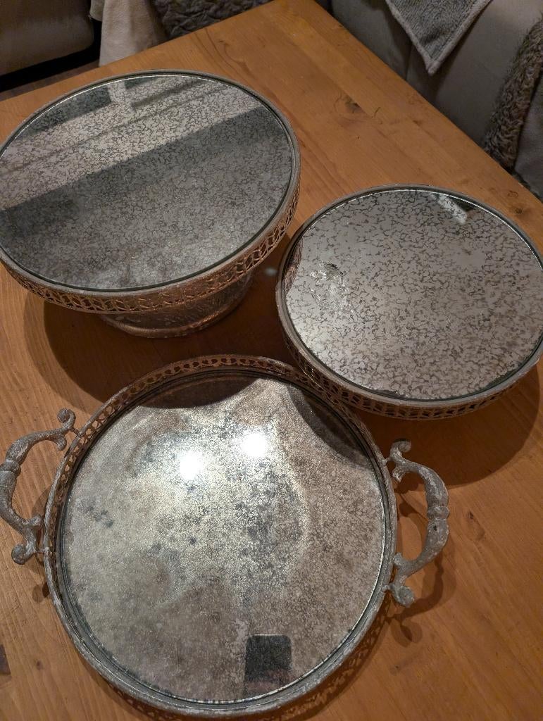 Set van 3 plateuas, Huis en Inrichting, Woonaccessoires | Dienbladen, Ophalen of Verzenden, Gebruikt, Rond, Metaal