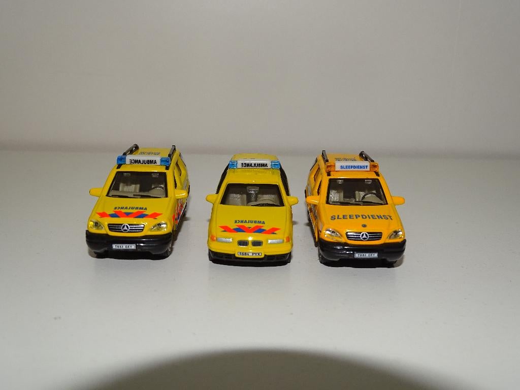 1/72 lot ambulance cararama hongwell mercedes ml bmw secours, Overige merken, 1:50 of kleiner, Auto, Ophalen of Verzenden