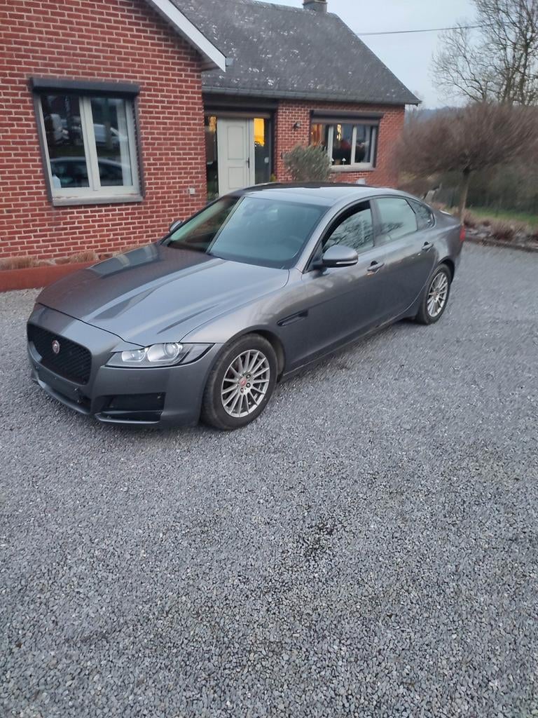 Jaguar xf 2.0 diesel 163cv 2016 turbo casser, Auto's, Jaguar, Automaat, 4 deurs, 4 cilinders, 109 g/km
