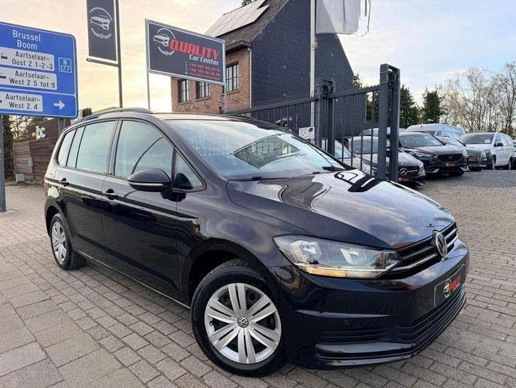 Vw Touran 12/2017 100dkm 7zitpl. Benzine Navi Trekhaak Pdc, Autos, 1197 cm³, Achat, Euro 6, Entreprise