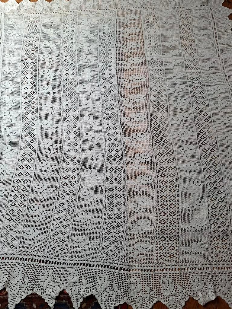 Antiek   gehaakt  wit  bedsprei, Antiek en Kunst, Antiek | Tapijten, Tafelkleden en Textiel, Ophalen of Verzenden