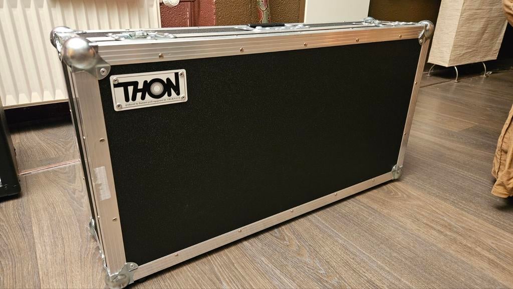 Flycase Thon et Pedaltrain Novo 32., Ophalen, Gebruikt