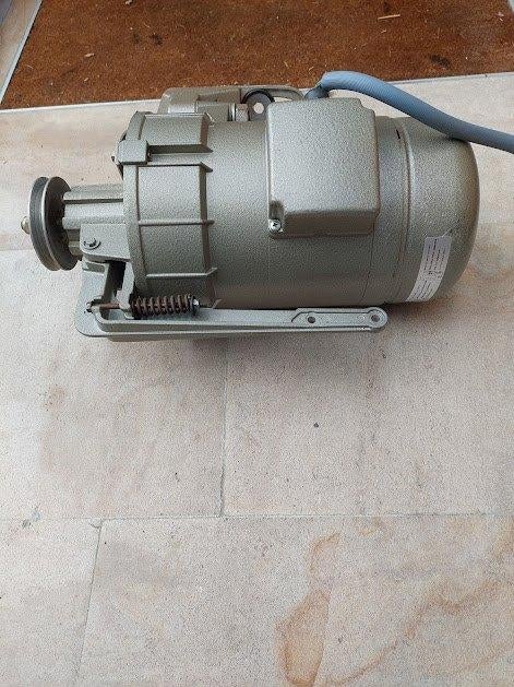 Elektrische Motor voor industriële naaimachines, Ophalen, Zo goed als nieuw, Accessoires, Overige merken