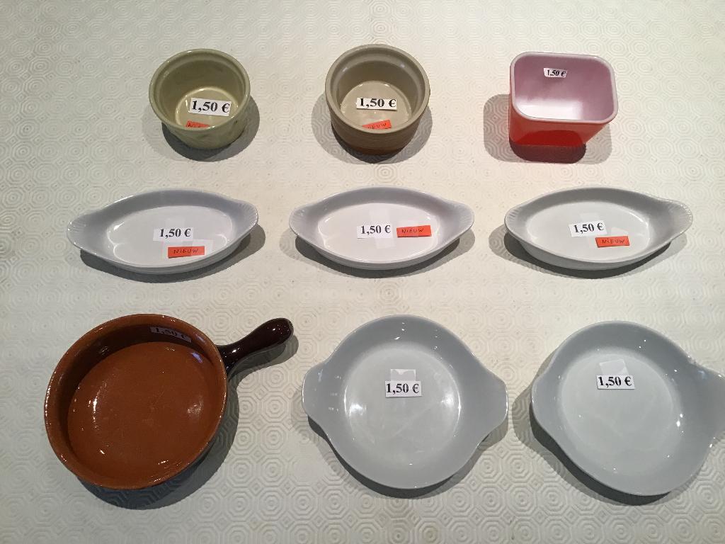 13 kleine ovenschoteltjes aan 1,50 euro per stuk, Huis en Inrichting, Ophalen of Verzenden, Zo goed als nieuw