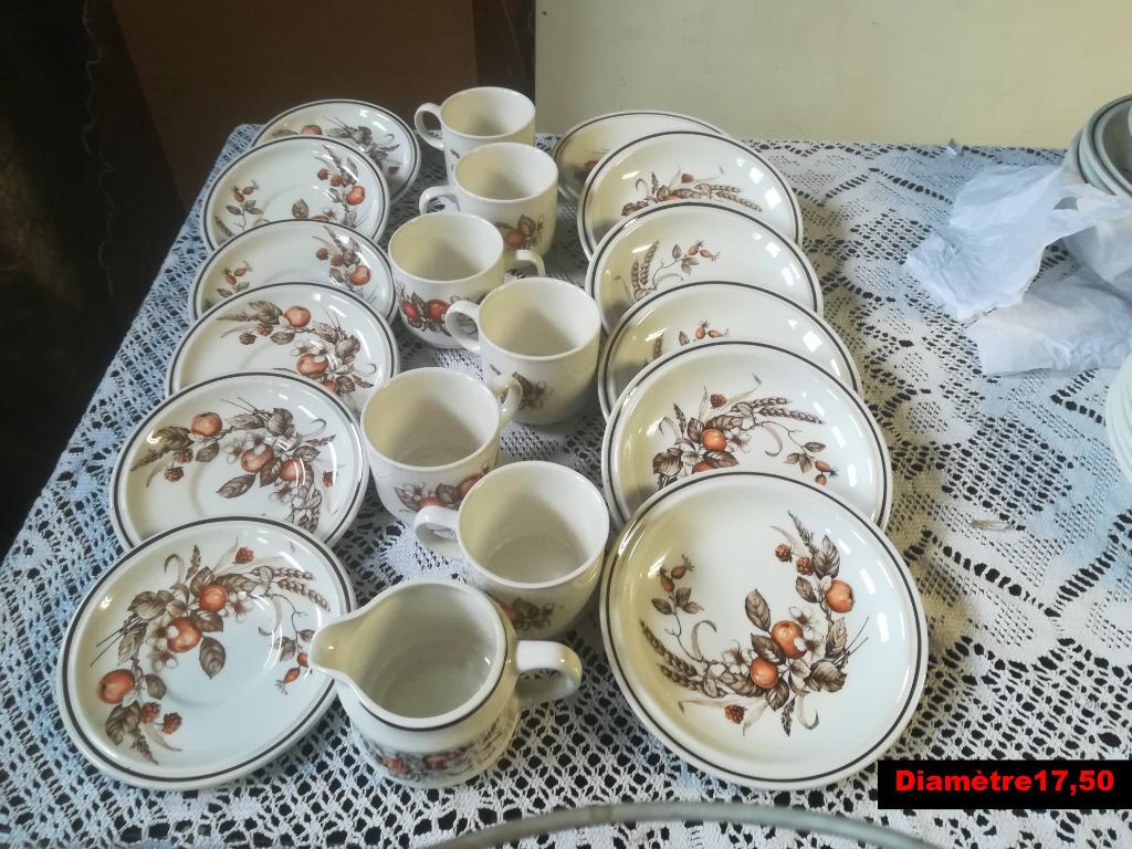 Staffordshire Service Tudor Royal Crown : Café et Table, Antiquités & Art, Antiquités | Services (vaisselle) pièces, Enlèvement ou Envoi