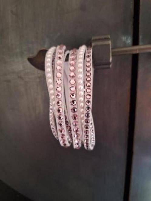 Bracelet swarovski rose poudré., Enlèvement ou Envoi, Comme neuf, Bijou ou Montre