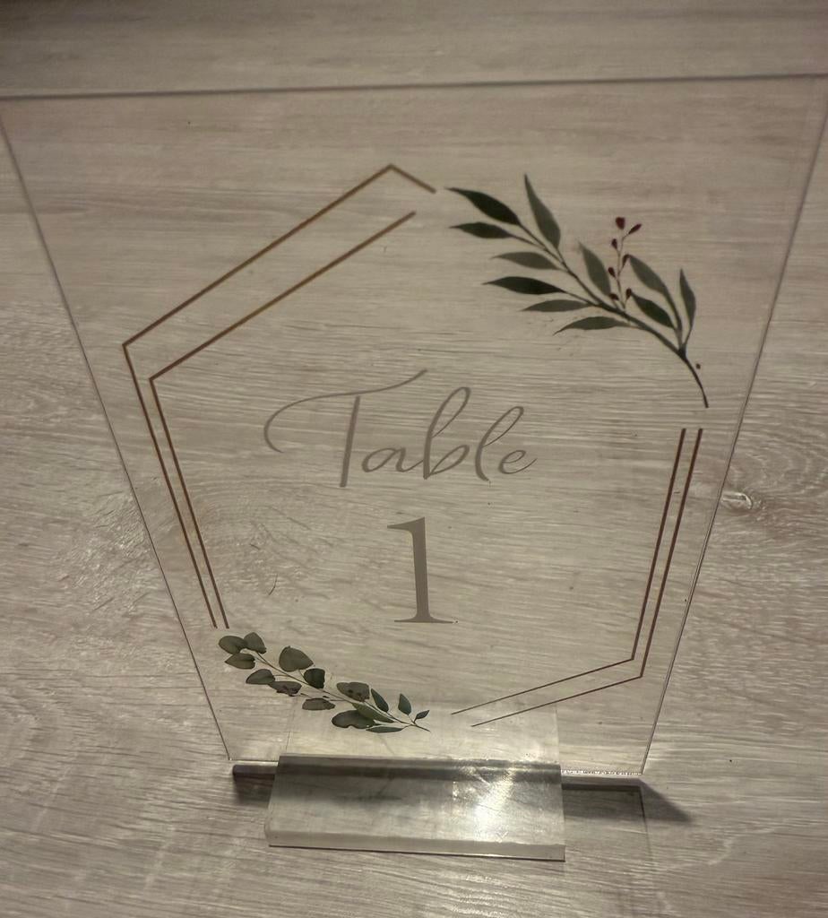 10 tafelnummers in plexi, Hobby en Vrije tijd, Feestartikelen, Ophalen, Zo goed als nieuw