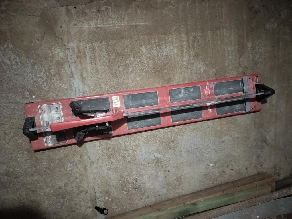 Tegelsnijder, Ophalen