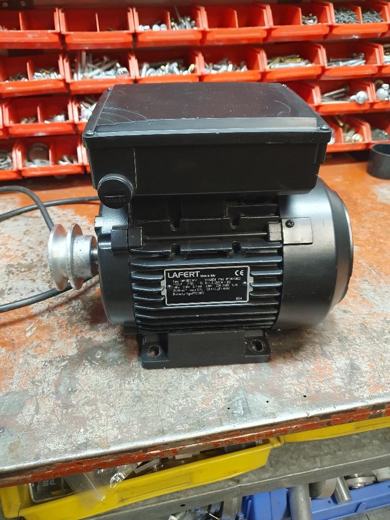 Elektro Motor Lafert 230V, Ophalen, Gebruikt, Elektromotor, 1800 rpm of meer