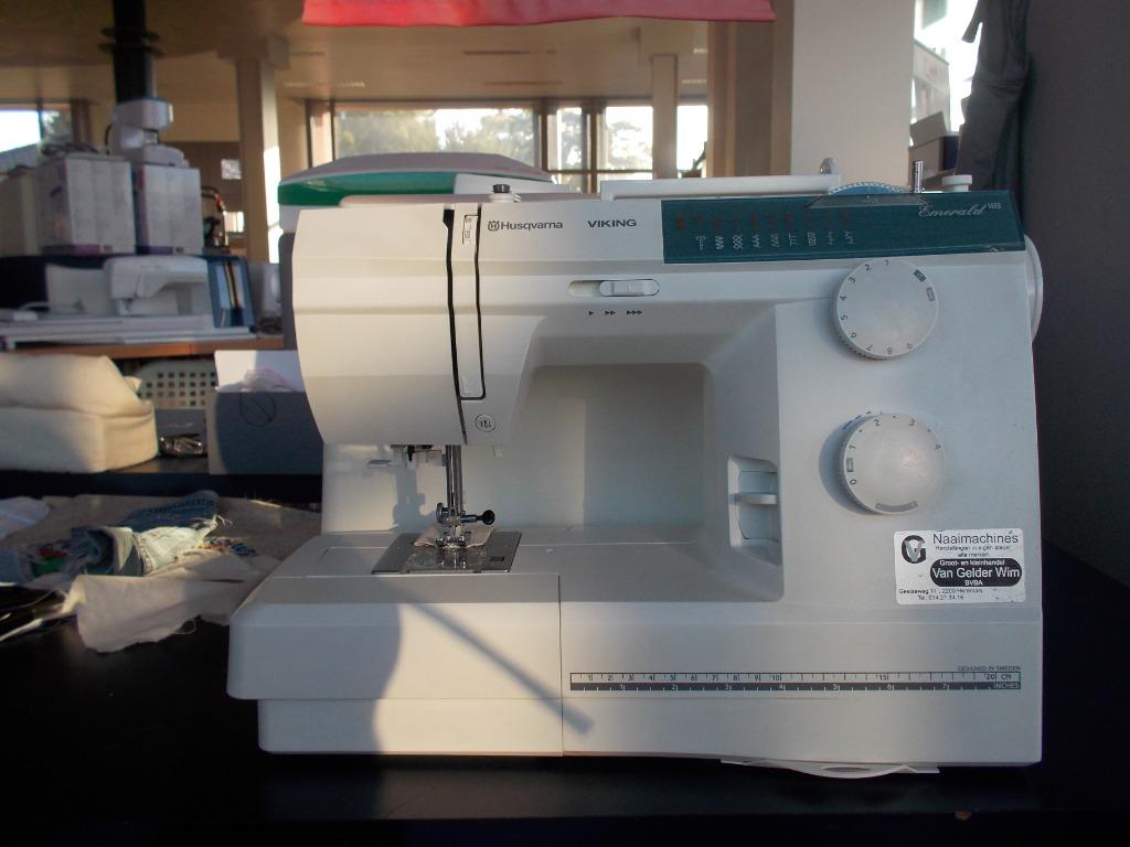 Topokkasie husqvarna emerald 118, Enlèvement ou Envoi, Utilisé, Machine à coudre, Husqvarna