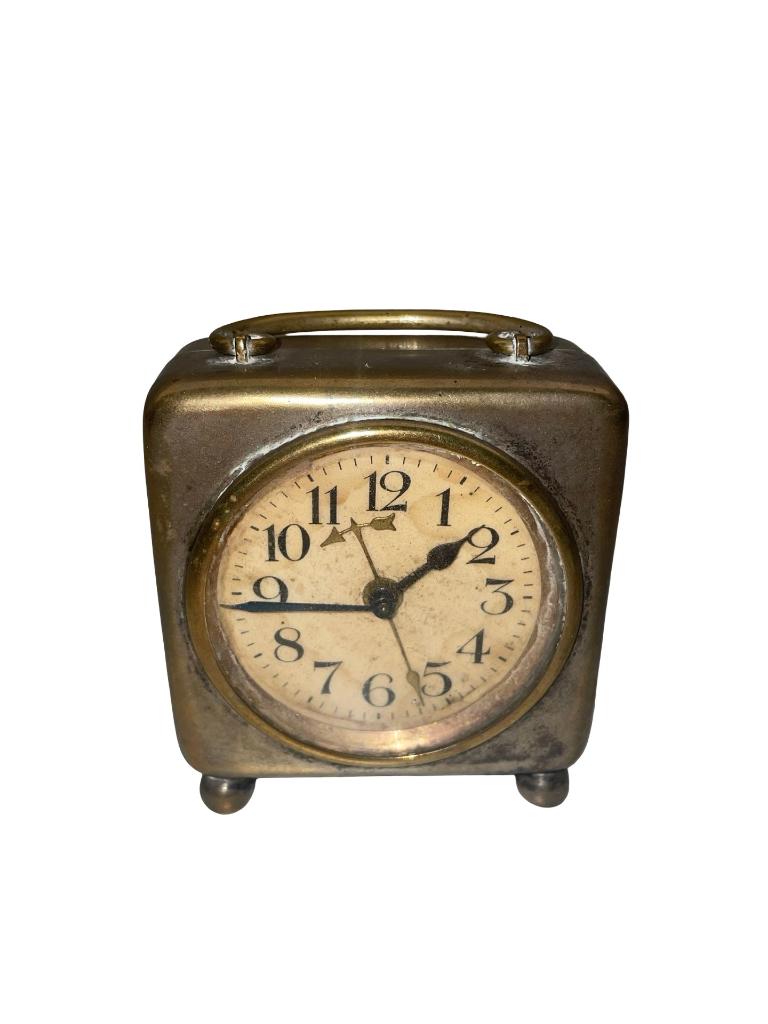 Kleine antieke mechanische koperen reiswekker, Antiek en Kunst, Ophalen of Verzenden