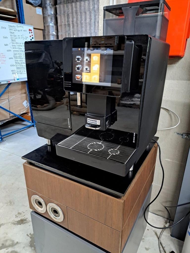 Franke koffiemachine bonenautomaat A400 FM CM T 0484788000, Elektronische apparatuur, Ophalen, Zo goed als nieuw, Koffiemachine