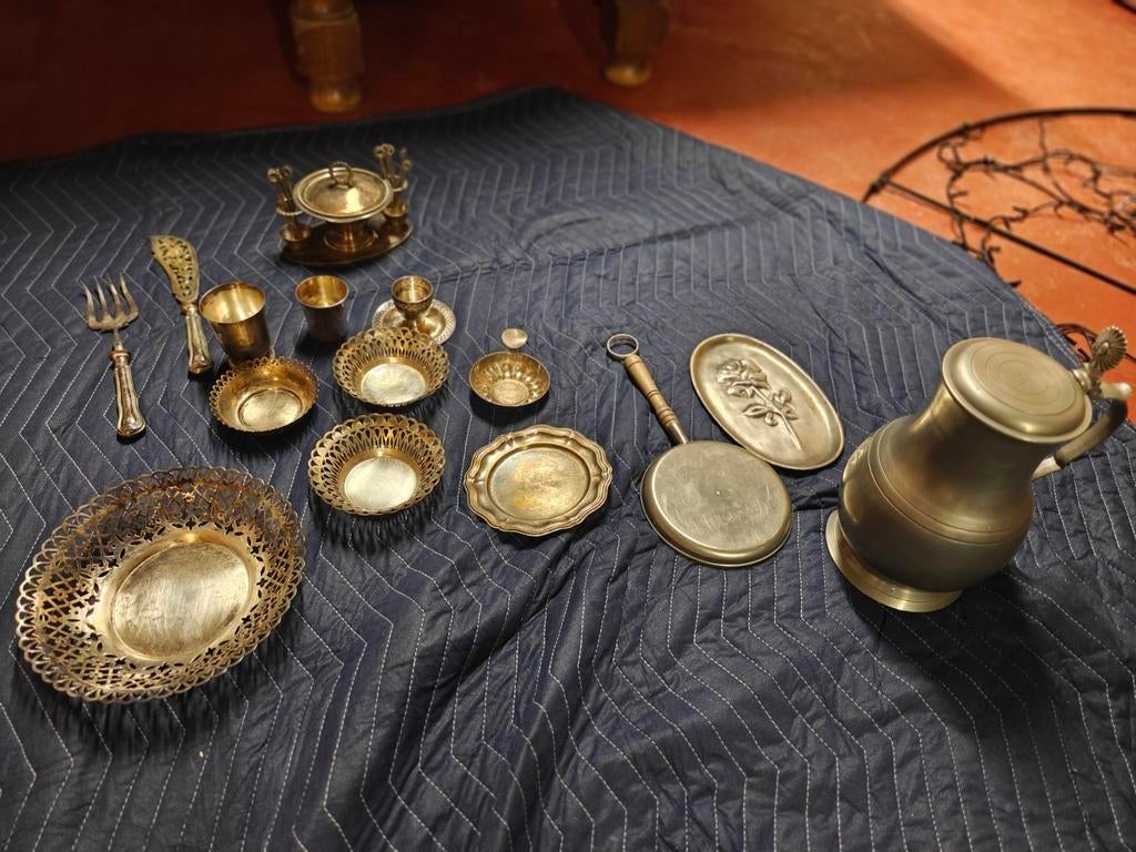 Lot d'articles en argent, métal argenté et étain, Enlèvement