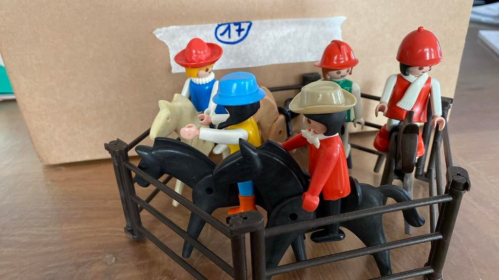 Playmobil paardjes afsluiting ook ventjes.  Info mijzelf(17), Kinderen en Baby's, Ophalen, Gebruikt