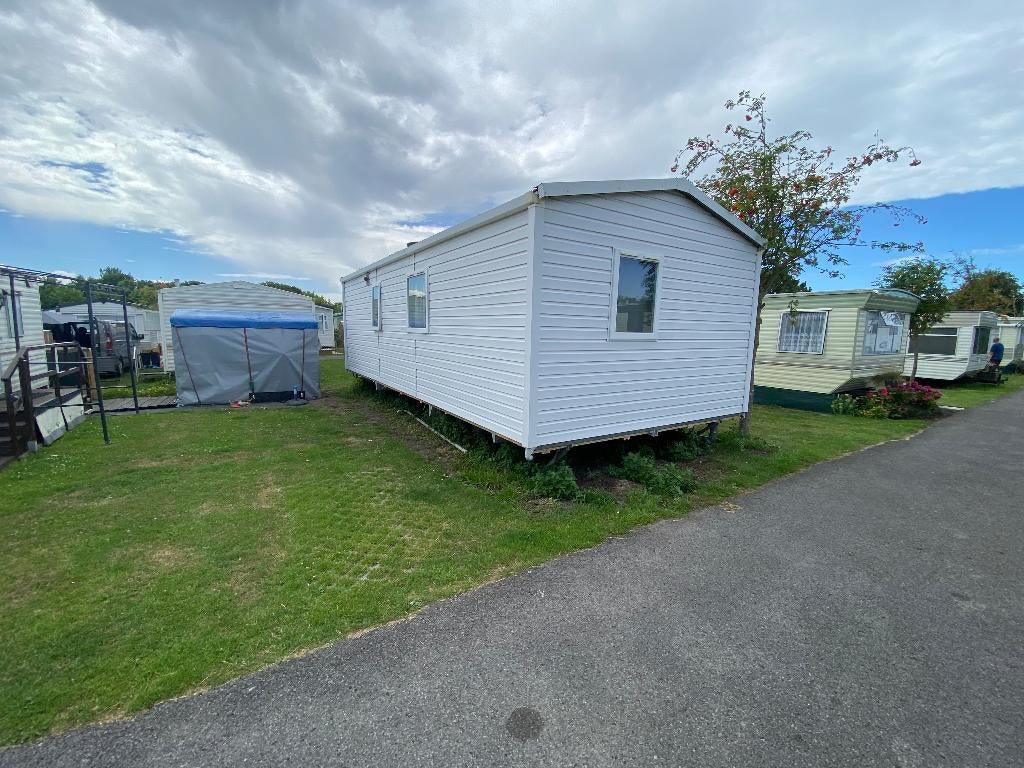 Stacaravan IRM mét staanplaats in De Haan, Caravanes & Camping