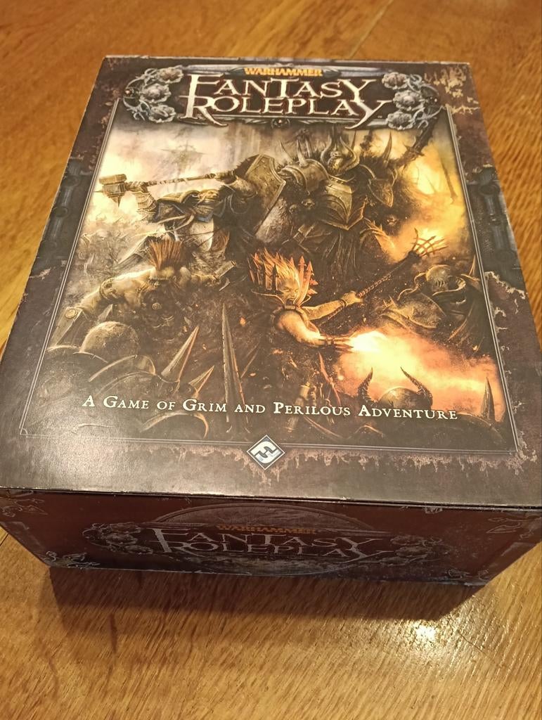 Warhammer fantasy roleplay, Trois ou quatre joueurs, Enlèvement ou Envoi, Comme neuf, Fantasy Flight Games