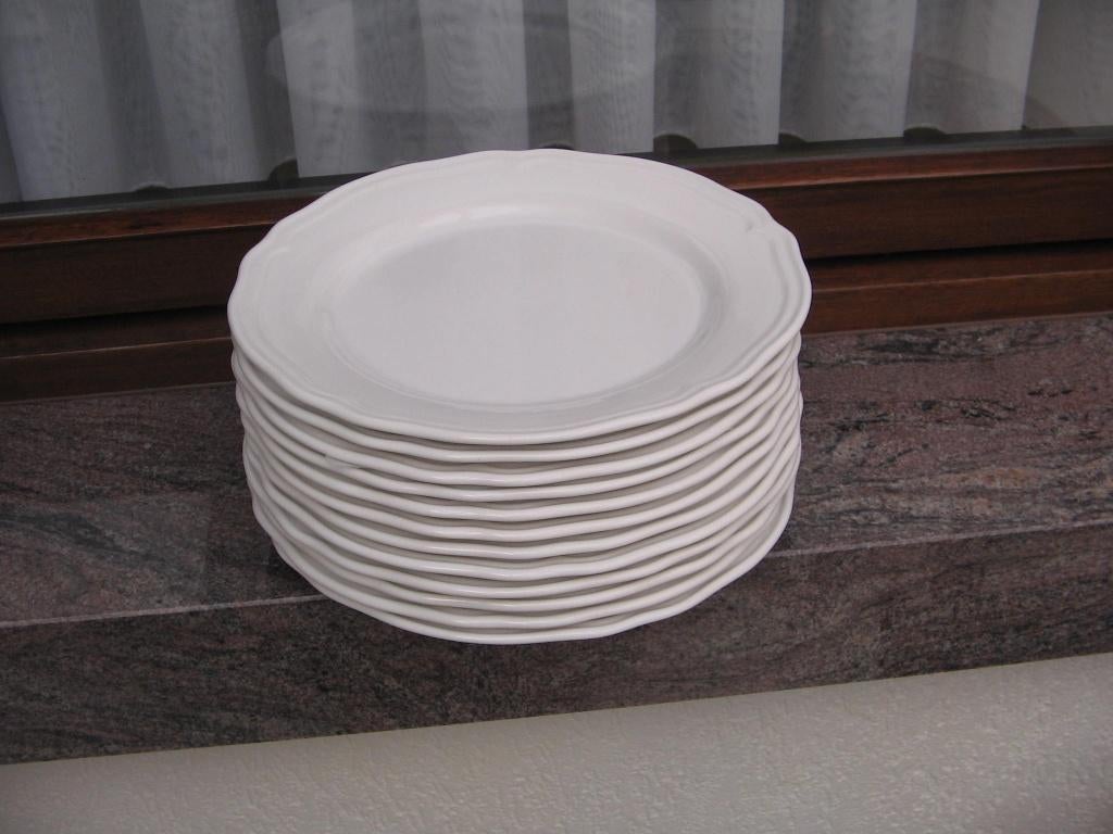 12 nieuwe borden diameter 28 cm, Huis en Inrichting, Keuken | Servies, Ophalen, Nieuw, Bord(en), Effen