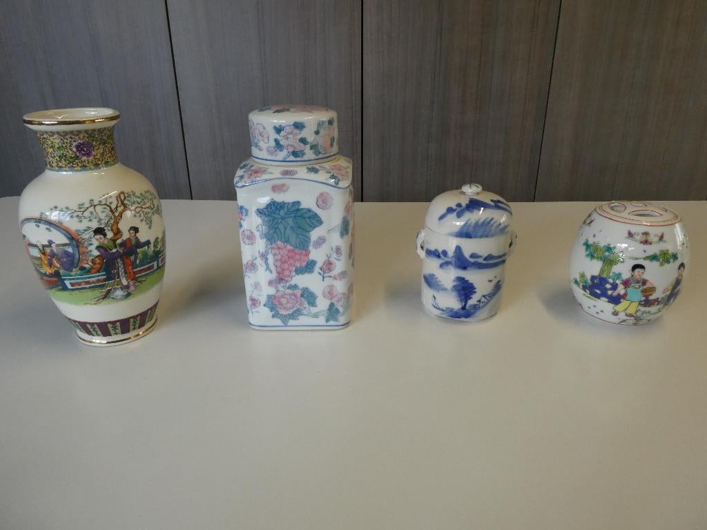 Mooie Chinese porseleinen potje en vaasjes, Overige kleuren, Aardewerk of Porselein, Ophalen of Verzenden, Zo goed als nieuw