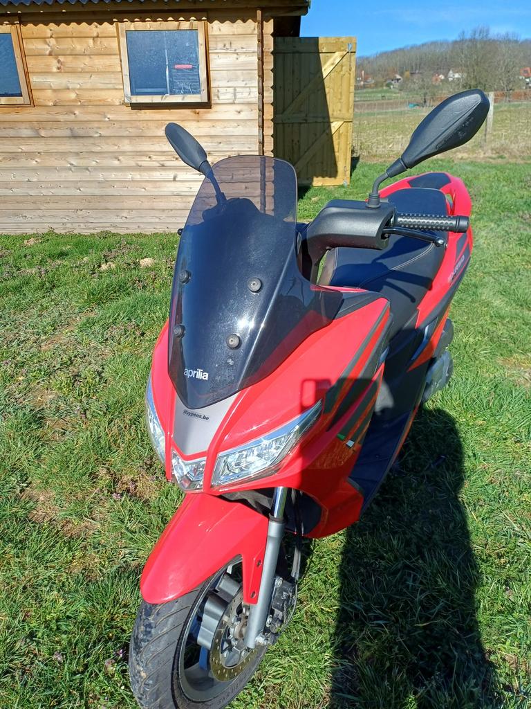 Aprilia SXR 50, Fietsen en Brommers, Scooters | Aprilia, Ophalen, Klasse B (45 km/u), Zo goed als nieuw