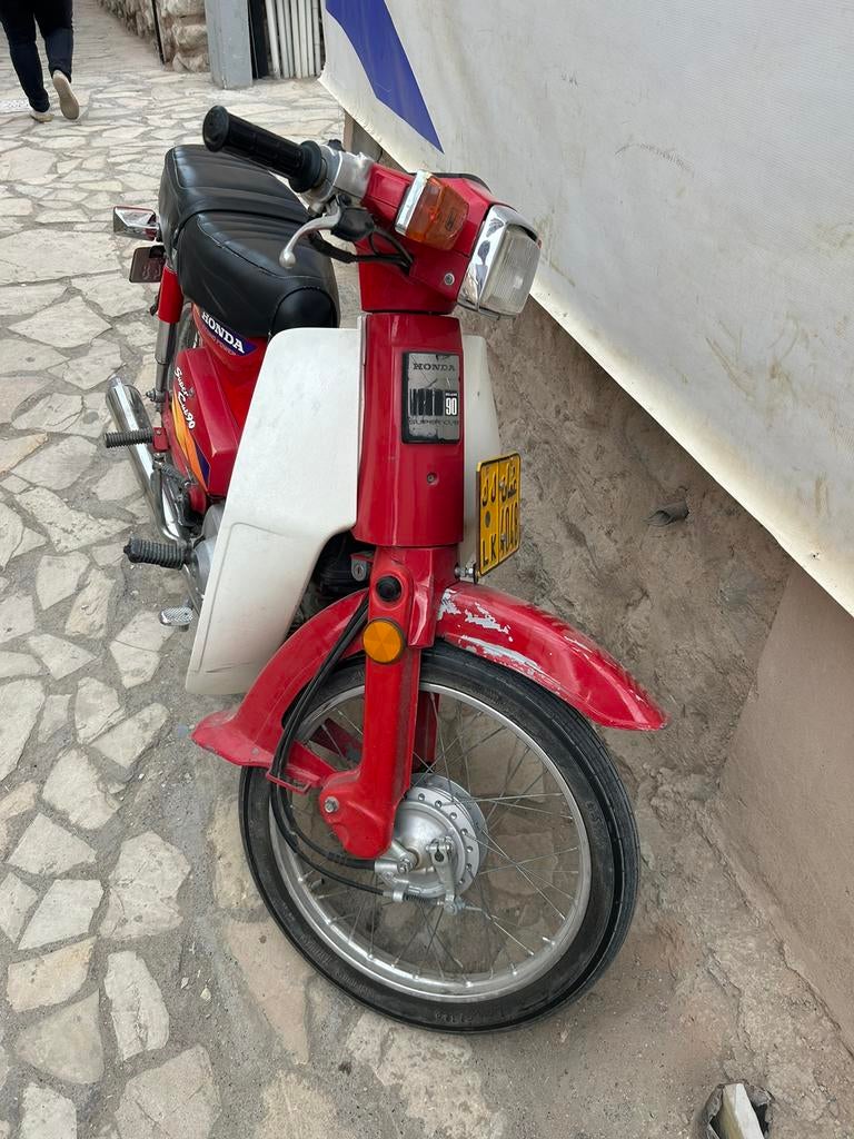 GEZOCHT honda cub, Fietsen en Brommers, Brommers | Zundapp, Ophalen of Verzenden, Zo goed als nieuw