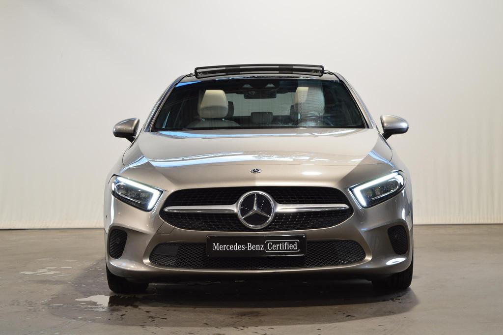 Mercedes-Benz A-Klasse 180 D Berline Luxury Line | Smartphon, Autos, Achat, 1440 kg, 4 portes, Entreprise