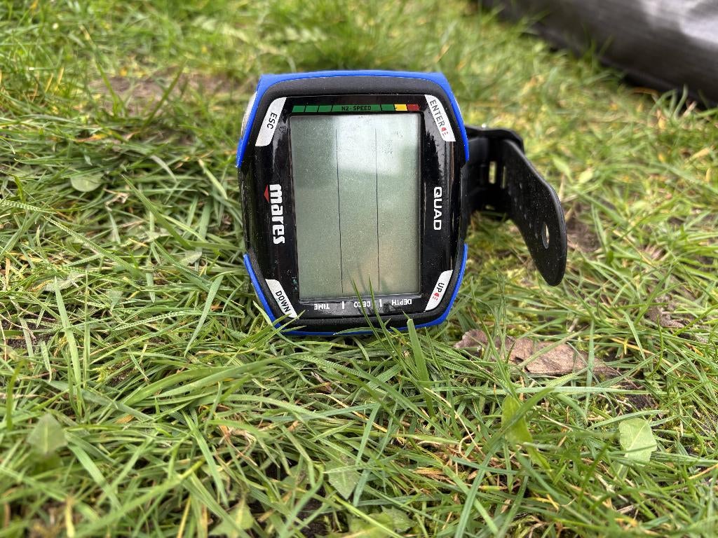 Mares Quad 2 Duikcomputer - Perfecte staat, Sports nautiques & Bateaux, Plongée, Enlèvement, Comme neuf, Ordinateur de plongée