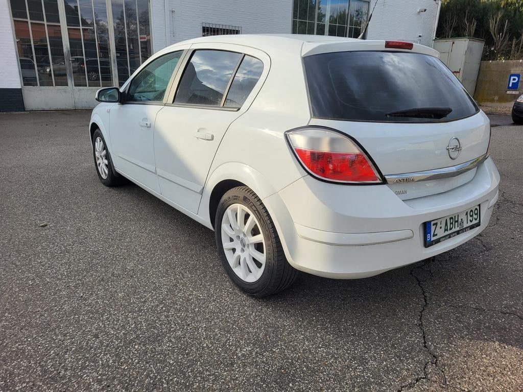 Opel astra ( gekeurd), Wit, 5 deurs, Particulier, Euro 4