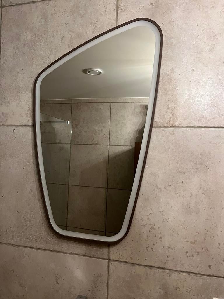 Spiegels met ledverlichting, Ophalen