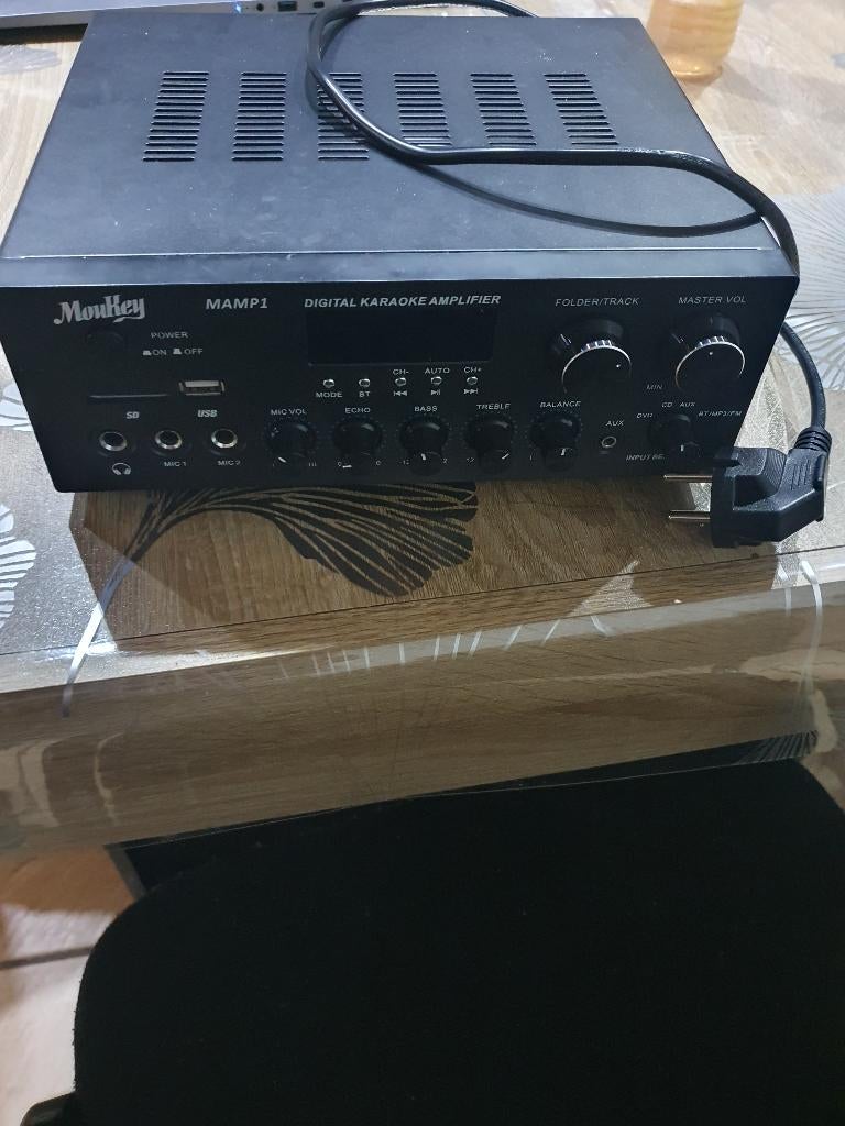 2-kanaals audioversterker, Moukey 220W, Ophalen of Verzenden, Zo goed als nieuw, Overige merken