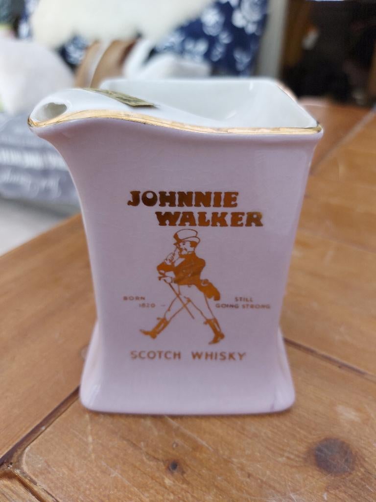 Vintage Johnnie Walker porseleinen pubkruik verzamelobject, Enlèvement ou Envoi