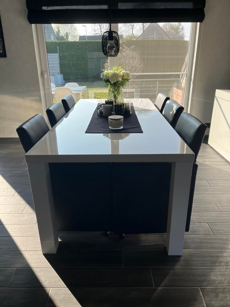 Moderne witte eetkamertafel + 6 stoelen - gratis op te halen, Huis en Inrichting, Ophalen, Gebruikt, Vijf personen of meer, Rechthoekig