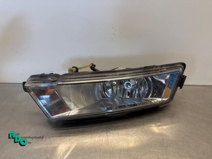 Feu antibrouillard avant gauche d'un Skoda Rapid (Rapid 13-), -, 3 mois de garantie, Utilisé, Skoda