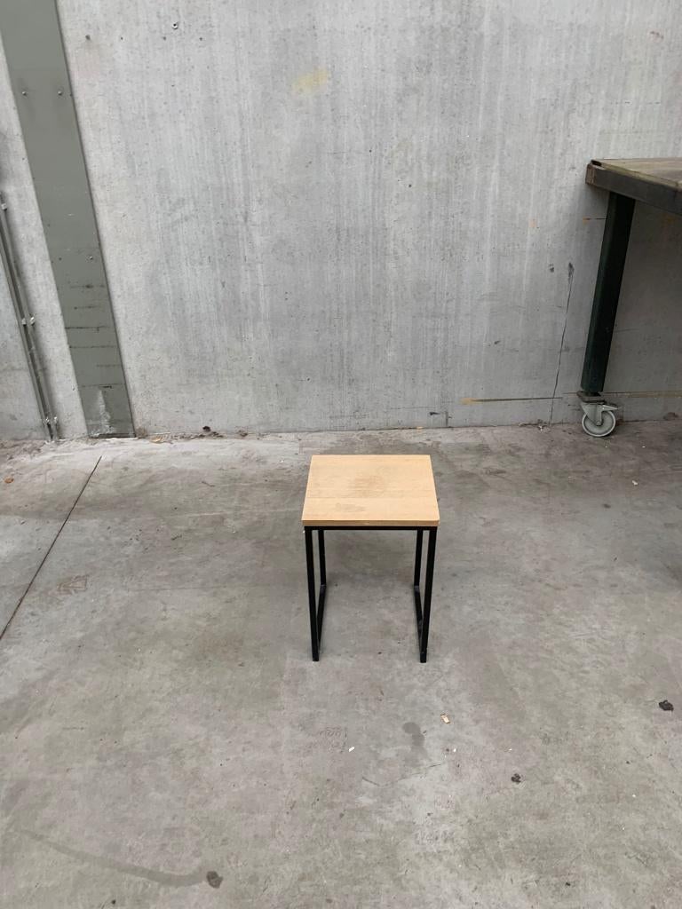 Bijzettafel, Enlèvement