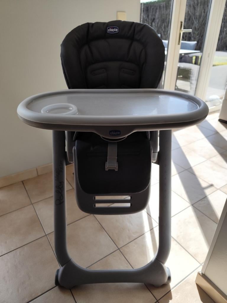 Chaise en rotin Chicco, Enfants & Bébés, Enlèvement, Comme neuf, Autres types, Ceinture(s)