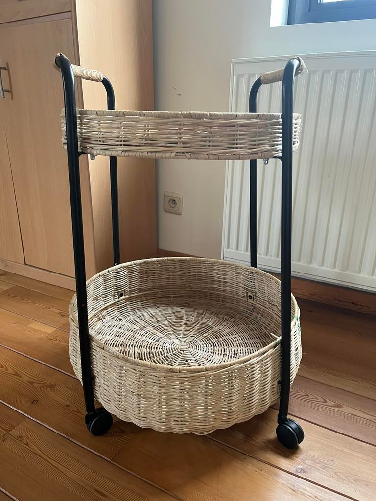 LUBBAN Roltafel met bergruimte, rotan/antraciet (Ikea), Maison & Meubles, Tables | Dessertes, Utilisé, 50 à 75 cm, 50 à 100 cm