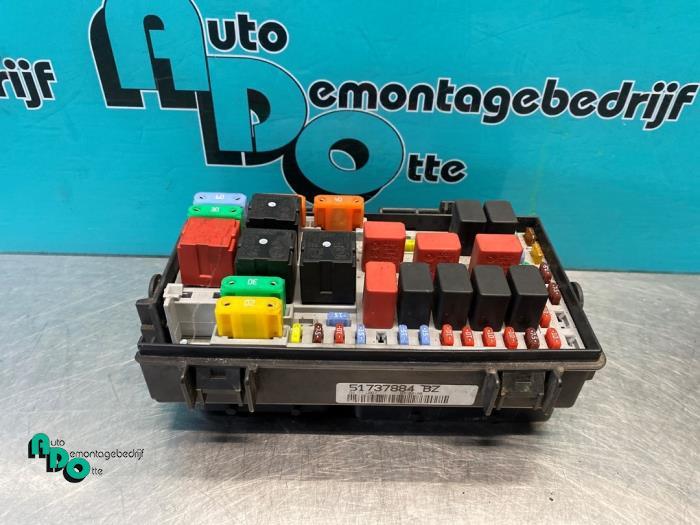 Zekeringkast van een Fiat Punto Grande (Punto Grande 07-), Auto-onderdelen, Gebruikt, -, -, Ophalen of Verzenden