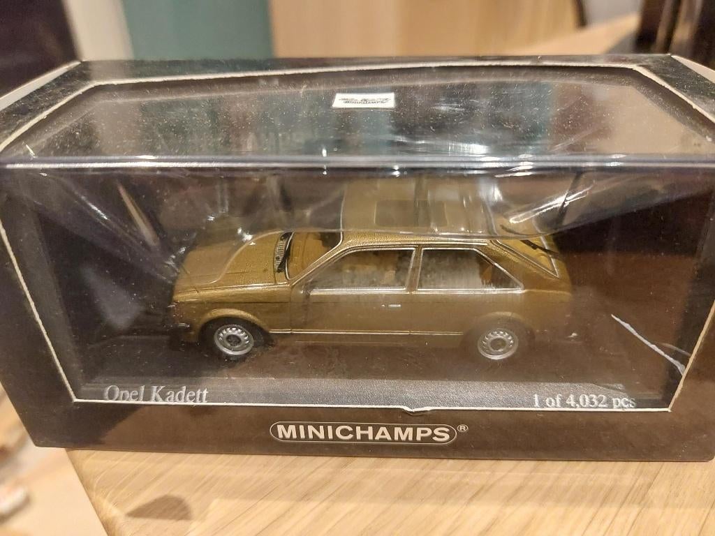 Minichamps Opel Kadett 1979 brown 1/43, Hobby en Vrije tijd, Ophalen of Verzenden, Nieuw, Auto, MiniChamps