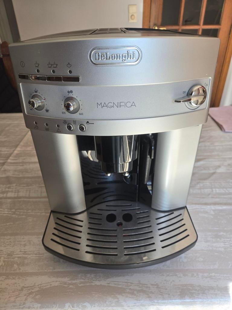 Delonghi Magnifica, Enlèvement ou Envoi