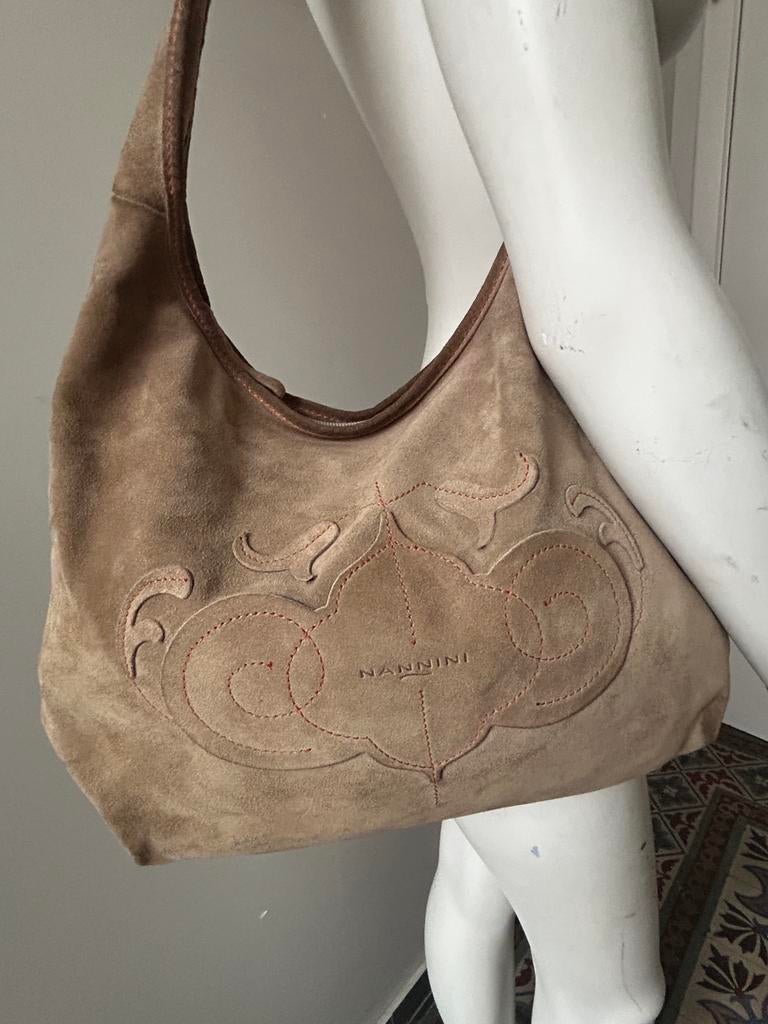 Nannini sac besace daim couleur naturelle, Bijoux, Sacs & Beauté, Sacs | Sacs Femme, Comme neuf, Enlèvement ou Envoi