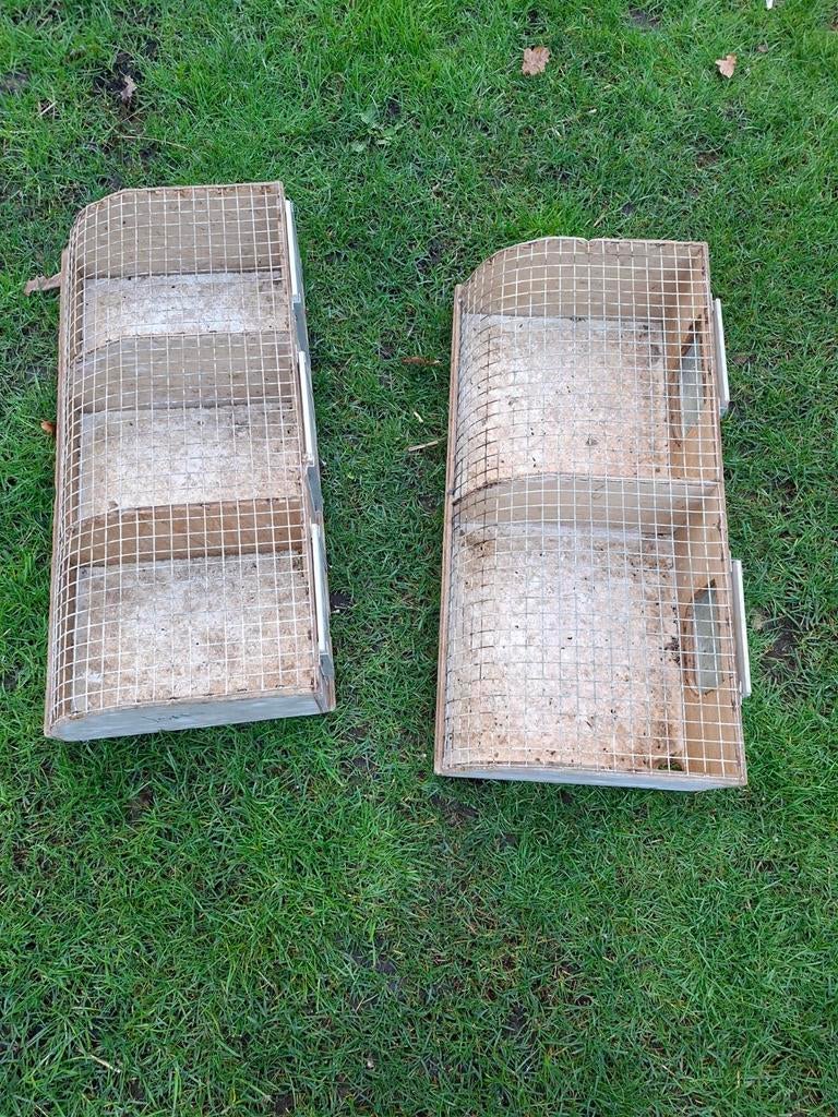 Transportbakken grote parkieten  15euro bak 25 euro voor 2