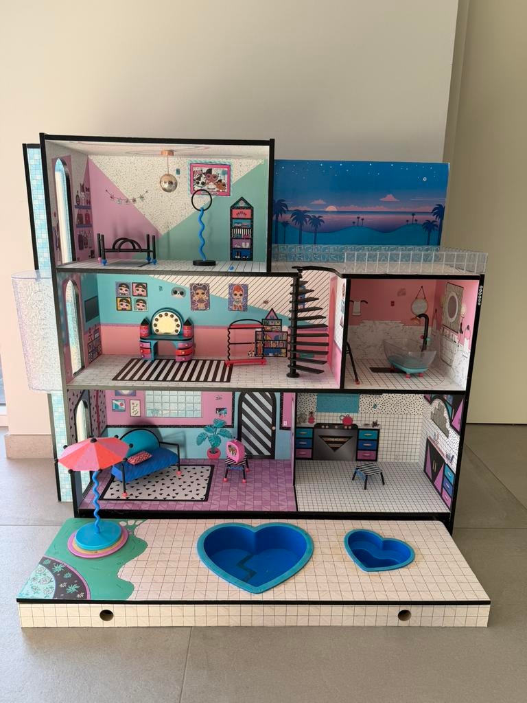 LOL Surprise Poppenhuis – met zwembad, Enlèvement, Utilisé, Maison de poupées
