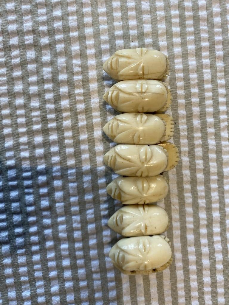 armbandje met ivoren kopjes, Antiek en Kunst, Ophalen