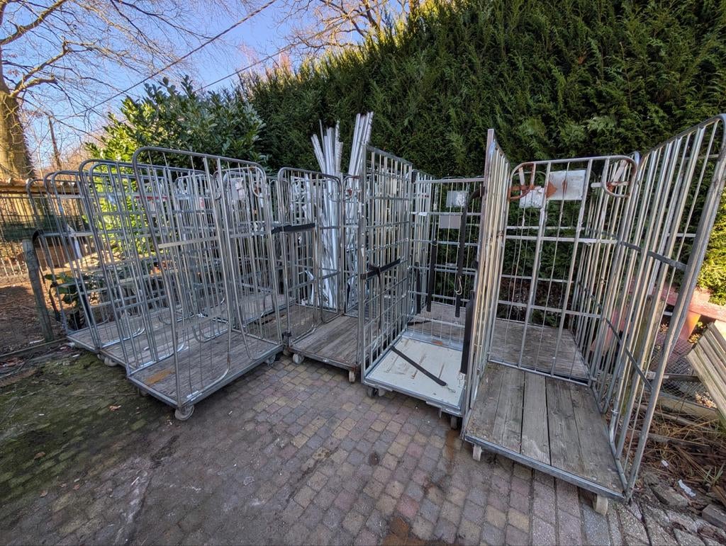 Rôle : véhicule de transport de conteneurs, Enlèvement ou Envoi