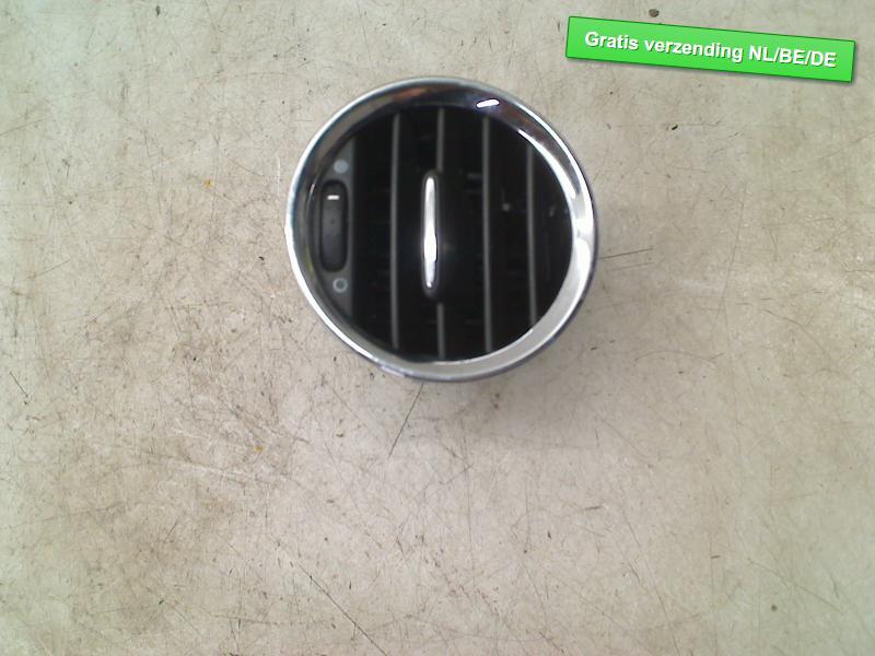 DASHBOARD LUCHTROOSTER LINKS Fiat 500 (312), Gebruikt, Dhr. R. de Gouw, Fiat, De Bloemendaal 21 21
5221 EB  'S HERTOGENBOSCH, NL